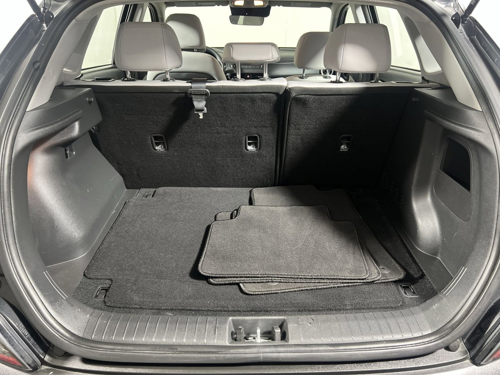 Used 2022 Hyundai Kona SE image 23