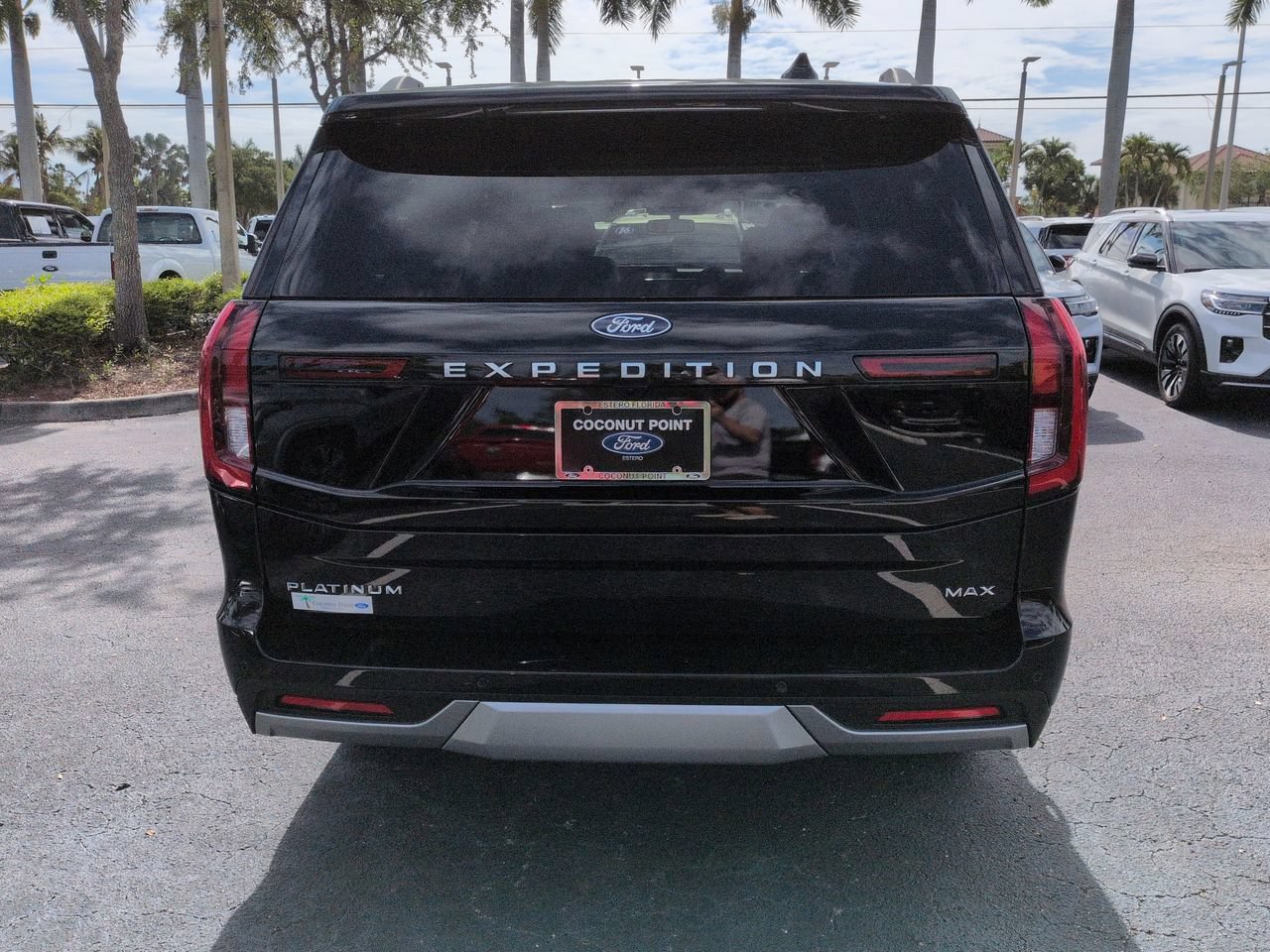 Certified 2025 Ford Expedition Max Platinum w/ Platinum Ultimate Package AWD/4WD image 4