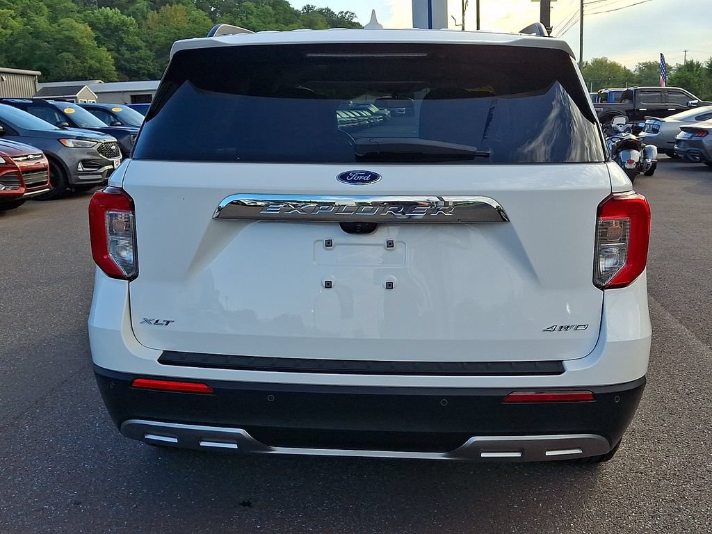 Certified 2023 Ford Explorer XLT w/ Equipment Group 202A AWD/4WD image 9
