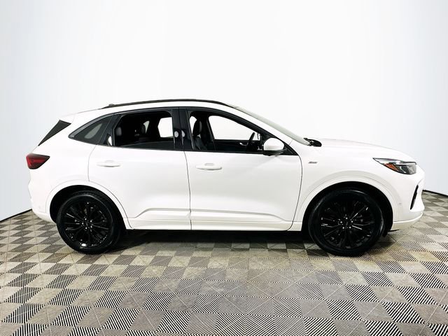 Certified 2023 Ford Escape ST-Line Elite w/ Premium Technology Package image 2