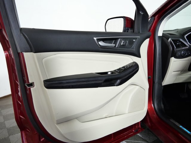 Certified 2019 Ford Edge Titanium FWD image 15