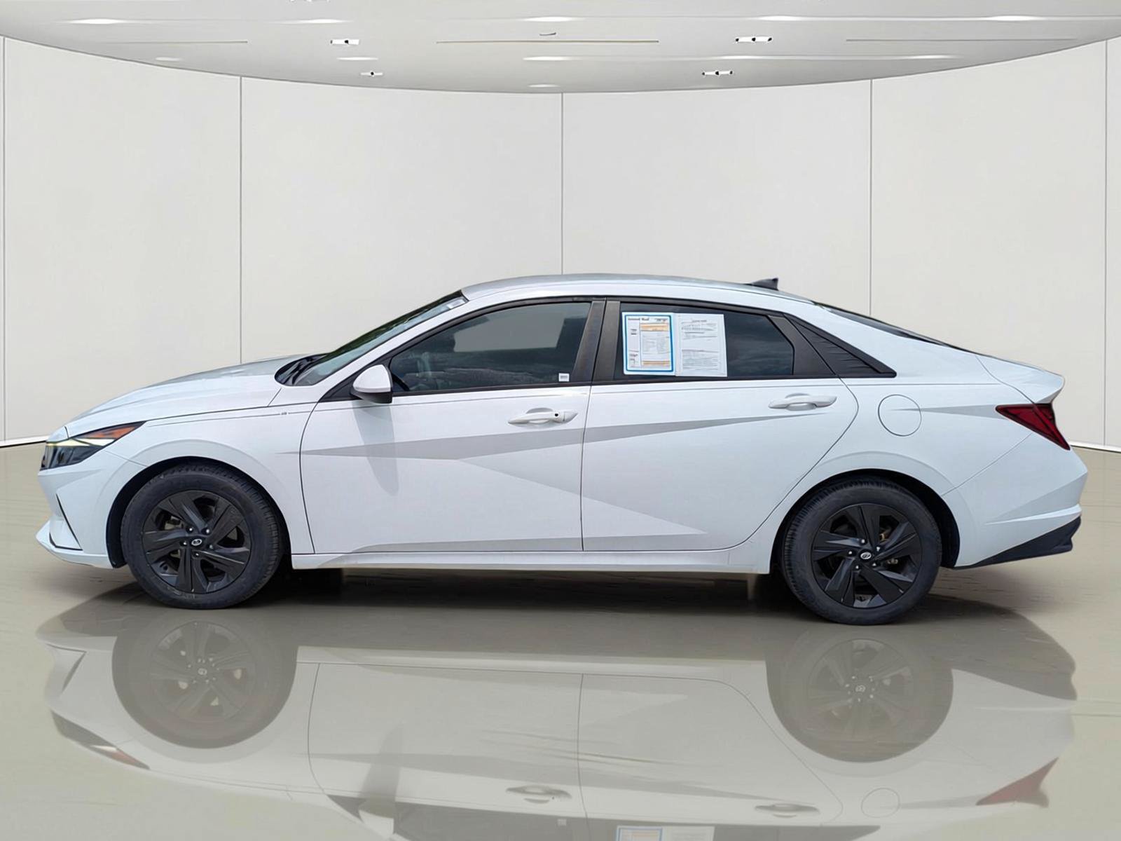 Used 2021 Hyundai Elantra Blue w/ Cargo Package FWD image 9
