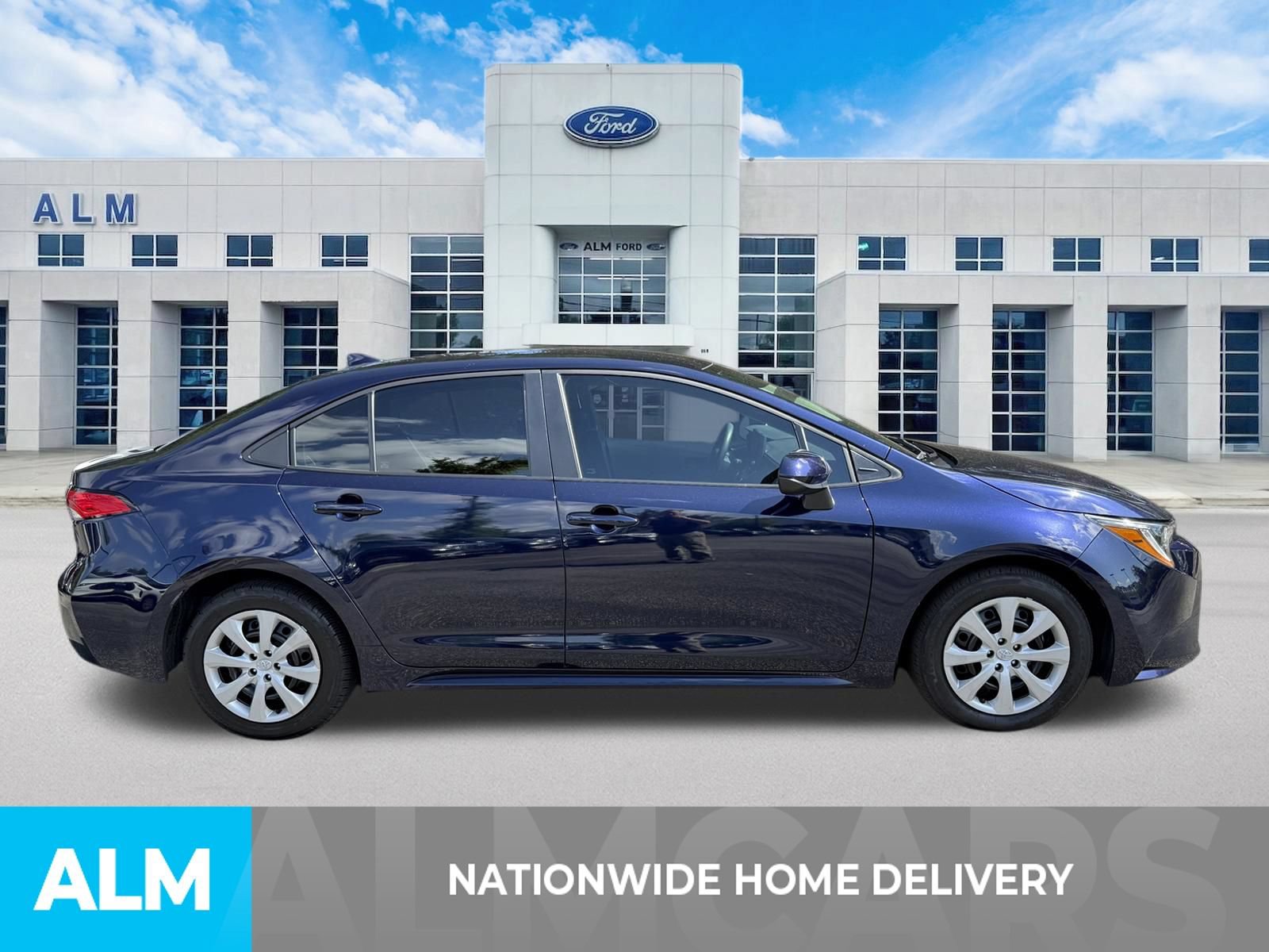 Used 2024 Toyota Corolla LE FWD image 4