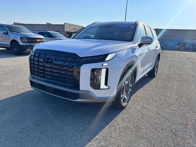 Used 2025 Hyundai Palisade SEL FWD image 3