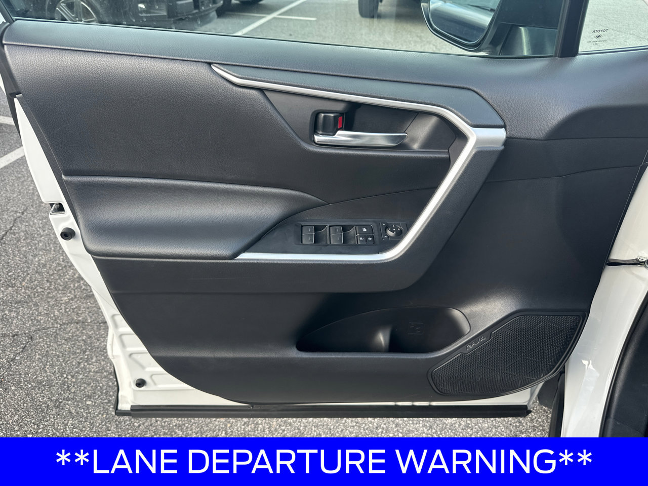 Used 2024 Toyota RAV4 XLE FWD image 11
