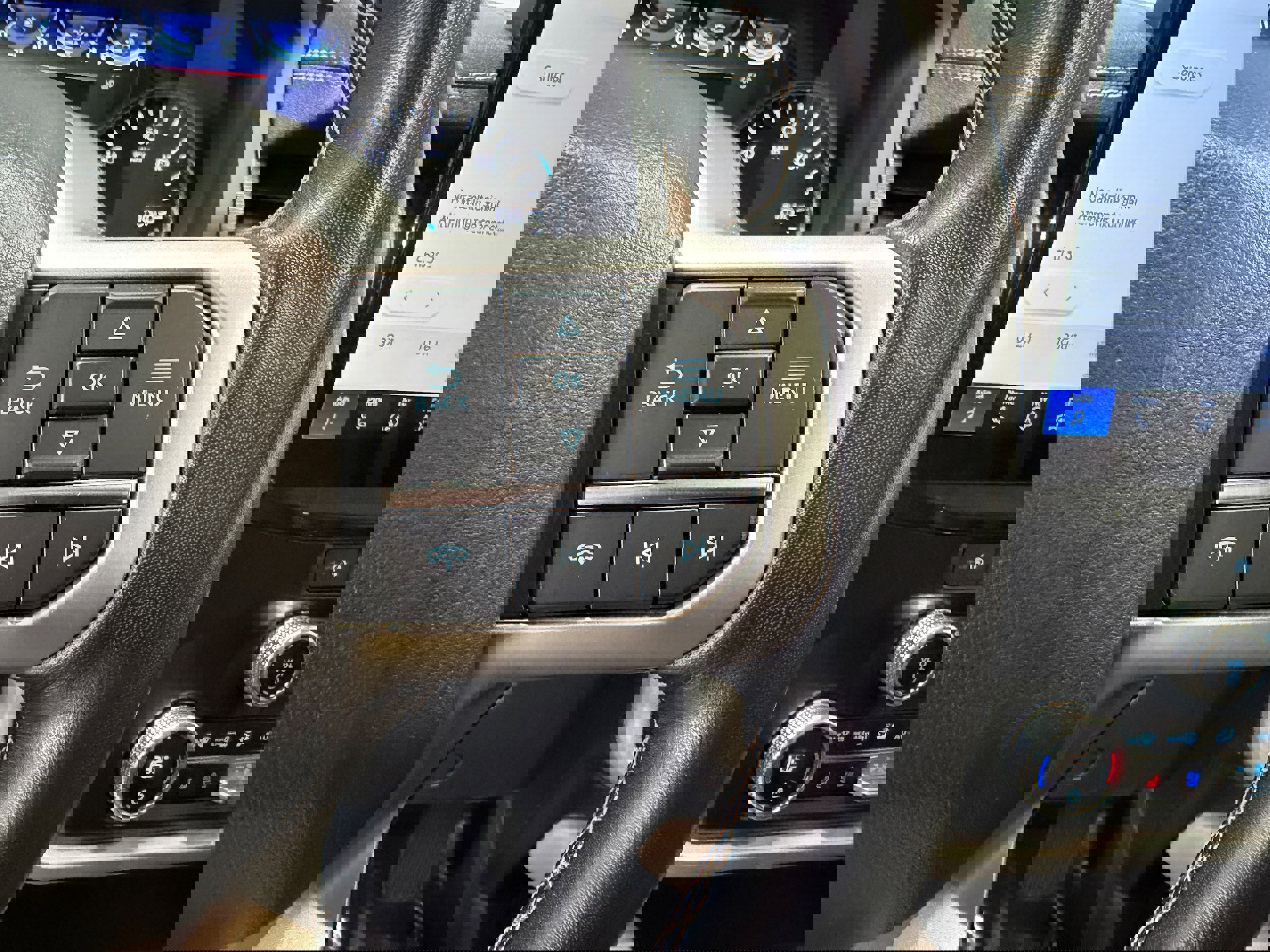 Certified 2024 Ford Expedition Limited image 17