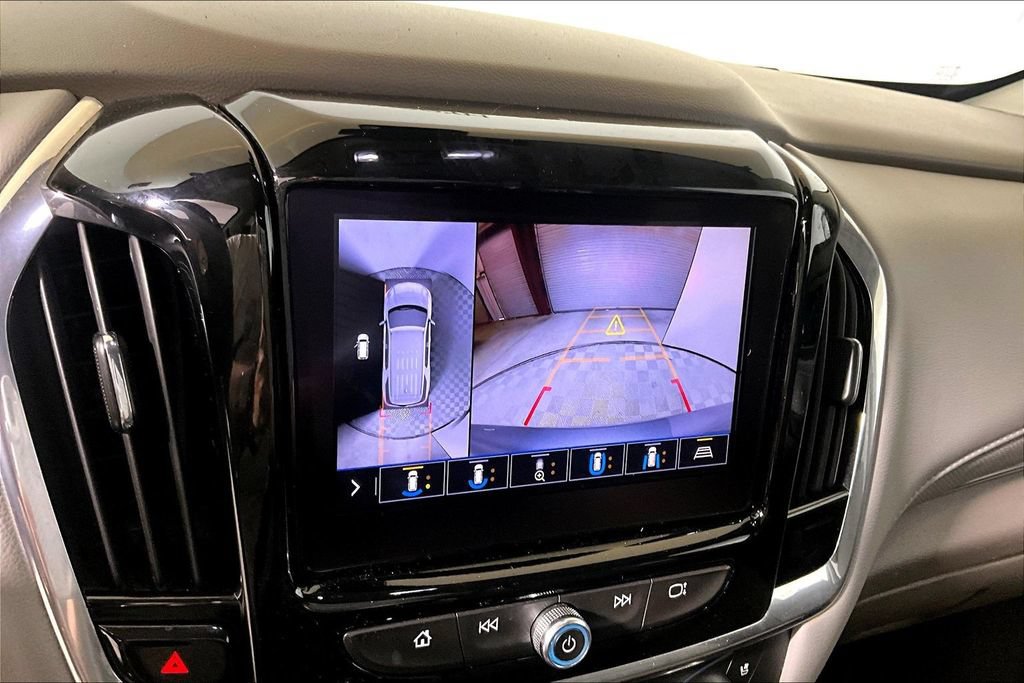 Used 2020 Chevrolet Traverse Premier FWD image 17