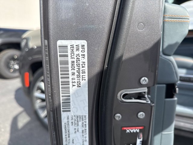 Used 2023 Jeep Grand Wagoneer L Series II w/ Premium Group II image 9