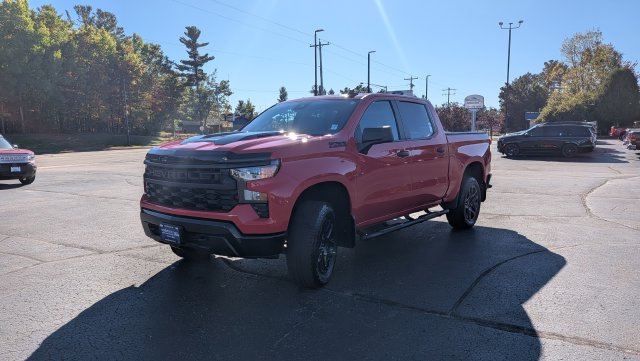 Used 2025 Chevrolet Silverado 1500 Custom Trail Boss w/ Dark Appearance Package AWD/4WD image 3