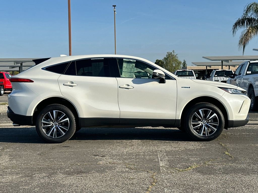 Used 2021 Toyota Venza LE image 6