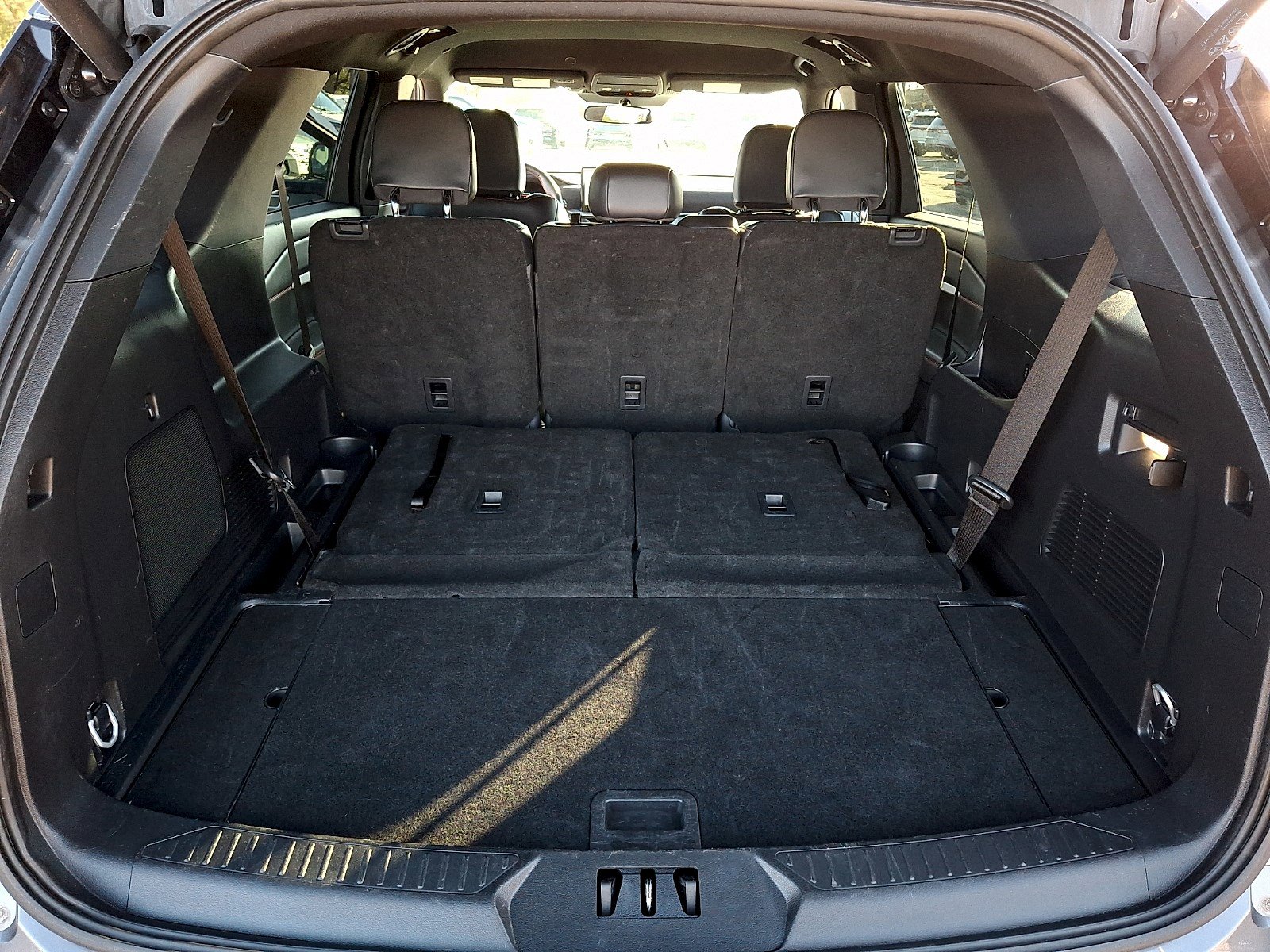 Certified 2025 Ford Explorer ST-Line w/ ST-Line Street Pack image 28