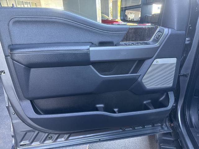 Certified 2025 Ford F350 Lariat w/ Black Appearance Package AWD/4WD image 14