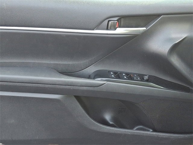 Used 2018 Toyota Camry SE image 12
