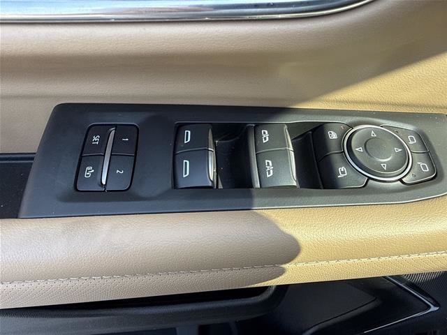 Used 2023 Chevrolet Tahoe Premier AWD/4WD image 26