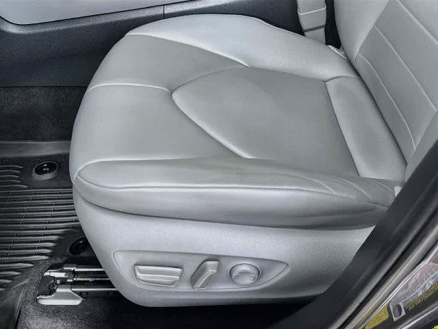 Used 2023 Toyota Highlander XLE FWD image 30