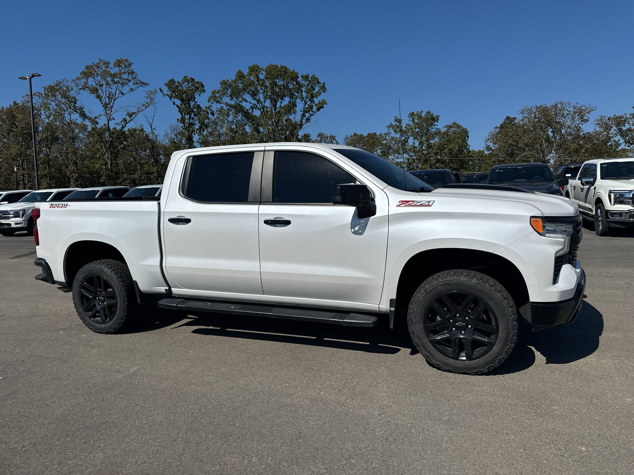 Used 2023 Chevrolet Silverado 1500 LT Trail Boss w/ Protection Package AWD/4WD image 5
