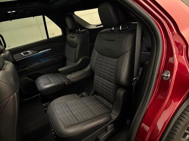 Certified 2025 Ford Explorer ST-Line w/ Premium Package image 33