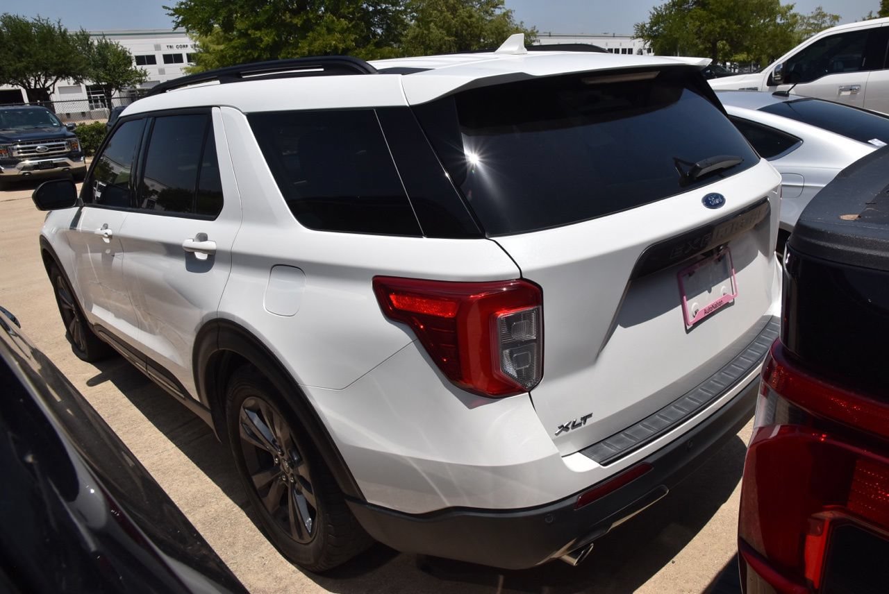 Certified 2021 Ford Explorer XLT w/ Equipment Group 202A RWD image 6