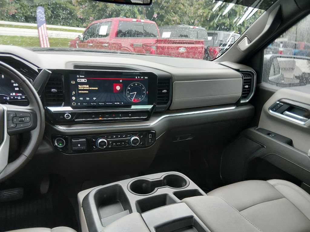 Used 2025 GMC Sierra 1500 SLT AWD/4WD image 12