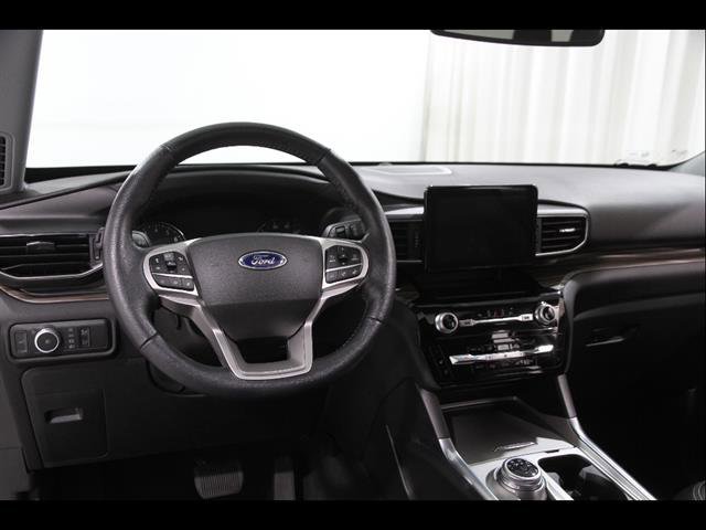Certified 2022 Ford Explorer Limited w/ Equipment Group 301A AWD/4WD image 8