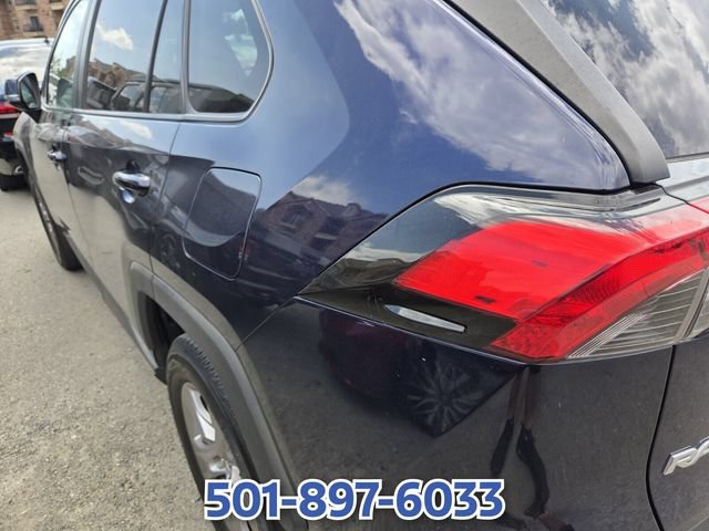 Used 2022 Toyota RAV4 XLE AWD/4WD image 7