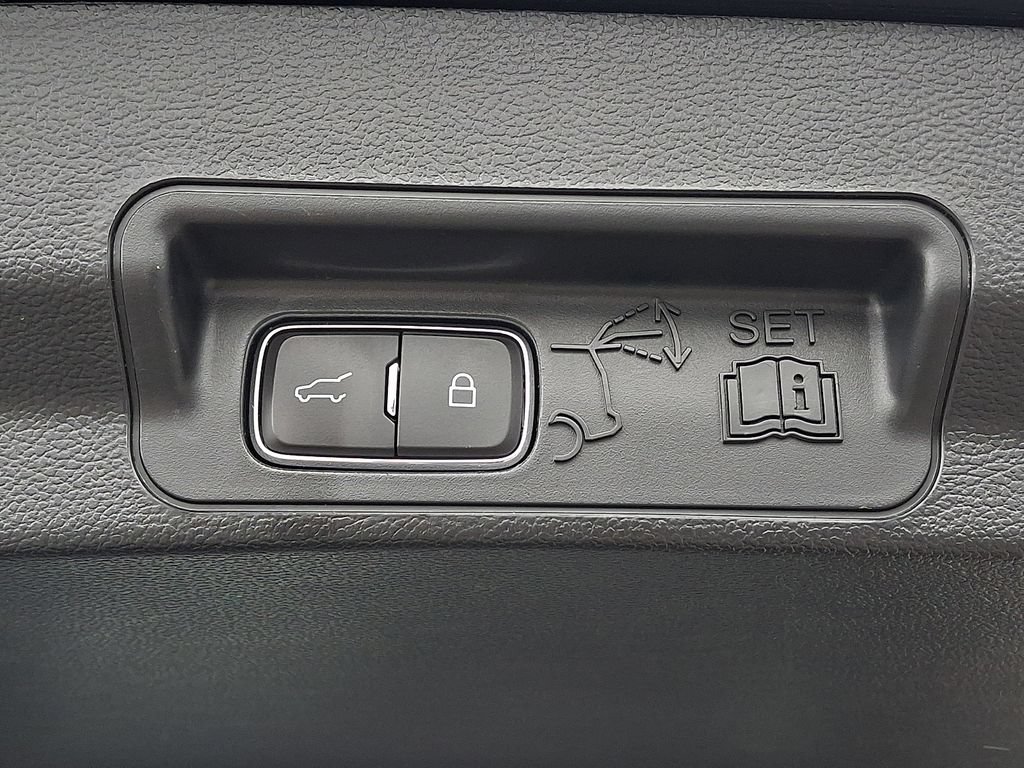 Certified 2023 Ford Explorer XLT AWD/4WD image 30