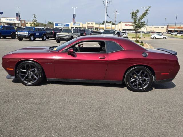 Used 2022 Dodge Challenger R/T w/ Blacktop Package RWD image 8