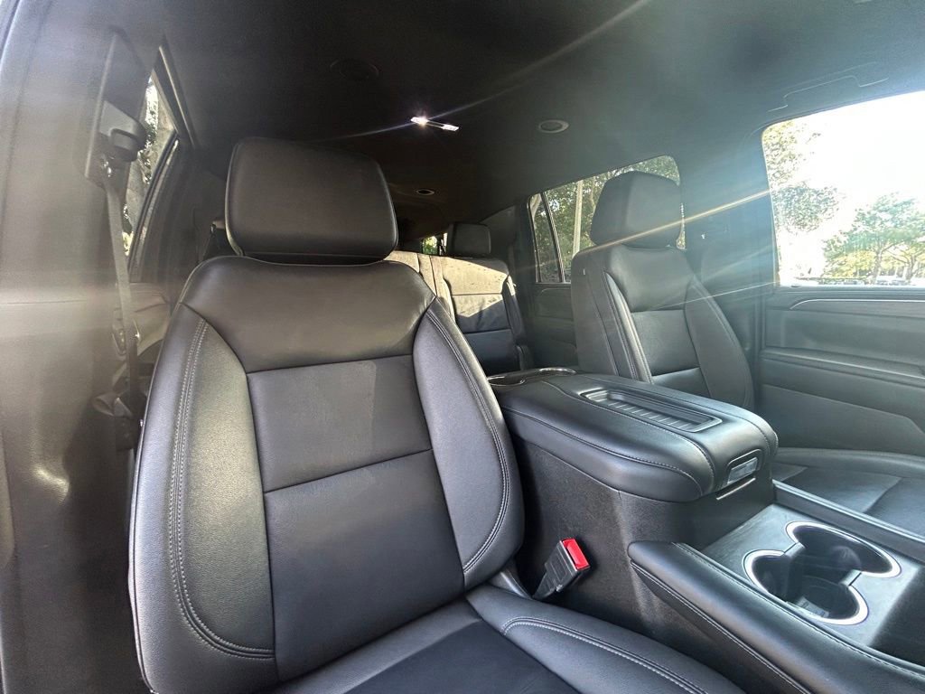 Used 2023 Chevrolet Suburban LT image 29