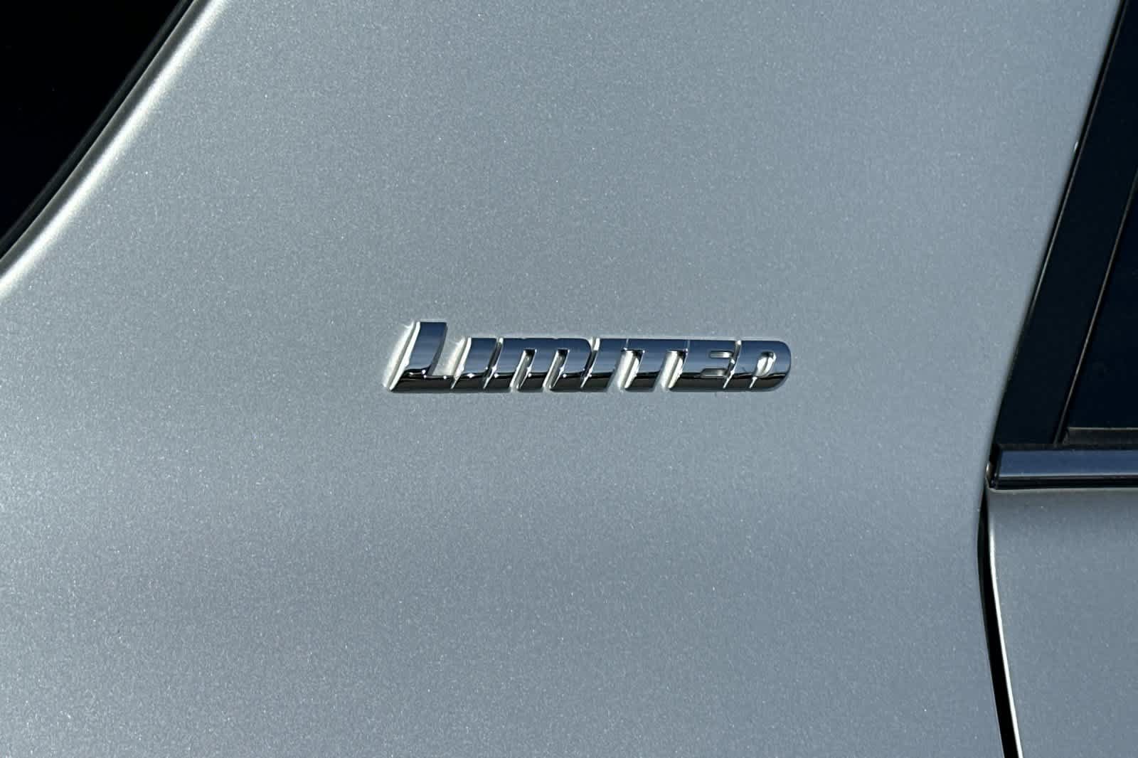 Used 2023 Toyota 4Runner Limited AWD/4WD image 29