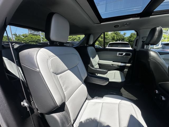 Certified 2021 Ford Explorer XLT w/ Equipment Group 202A AWD/4WD image 38
