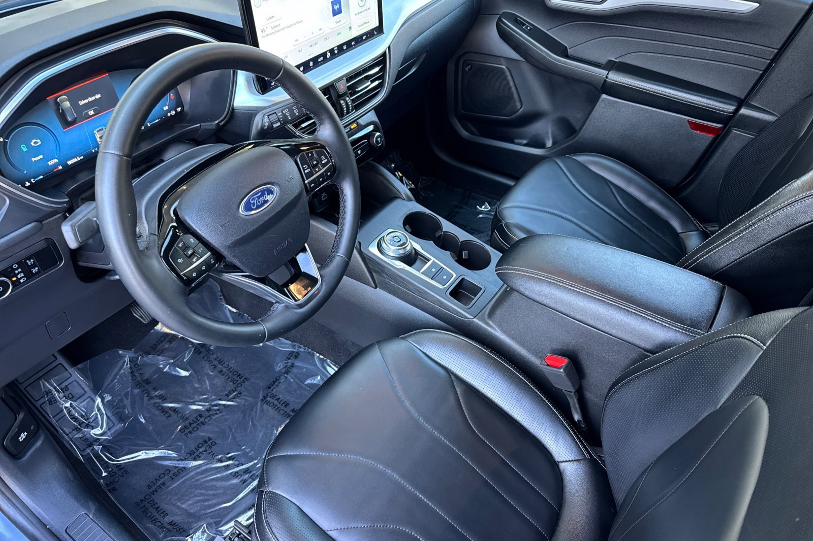Certified 2025 Ford Escape SE w/ PHEV Premium Package FWD image 11