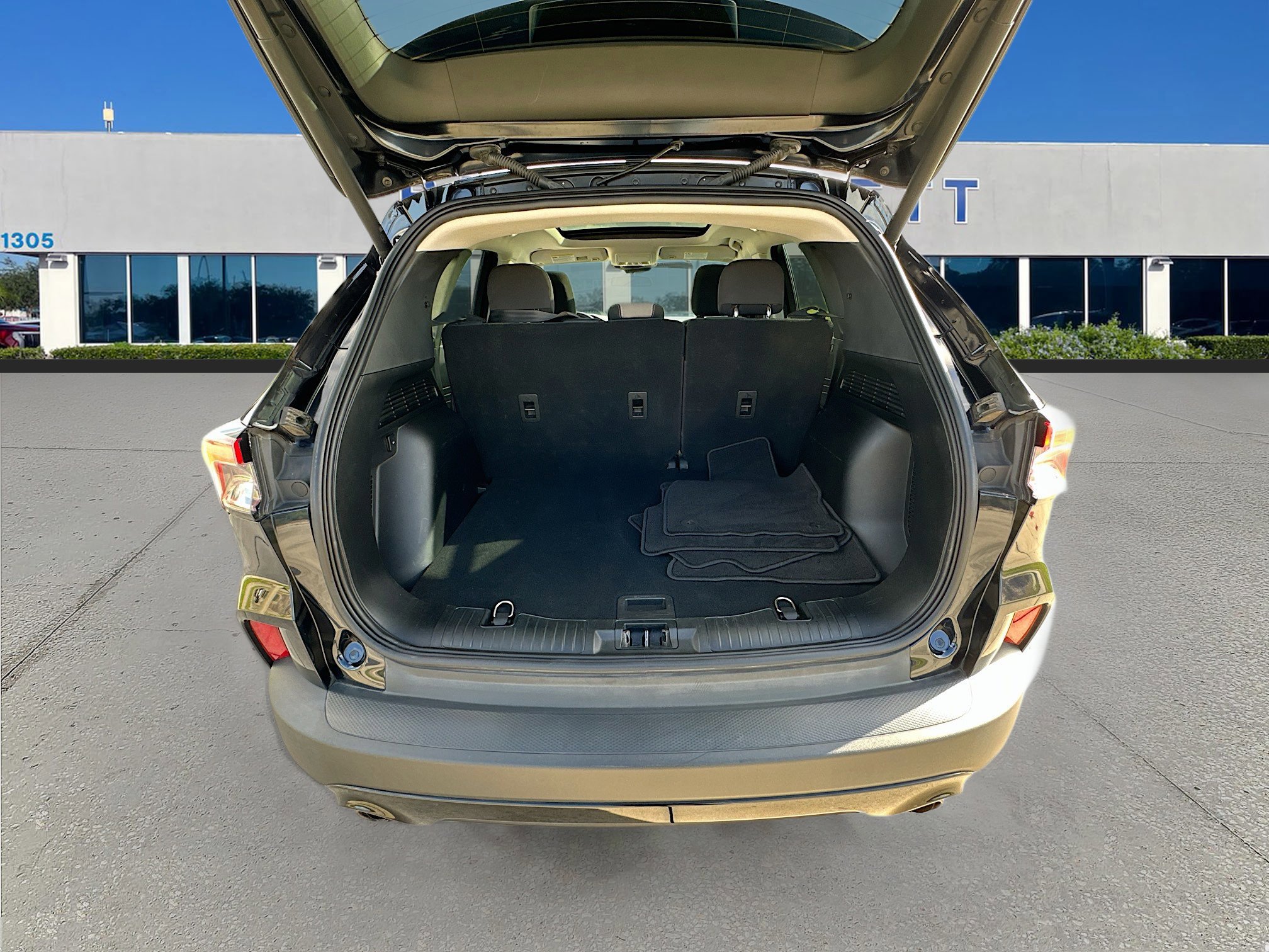 Certified 2021 Ford Escape SE w/ SE Sport Appearance Package image 24