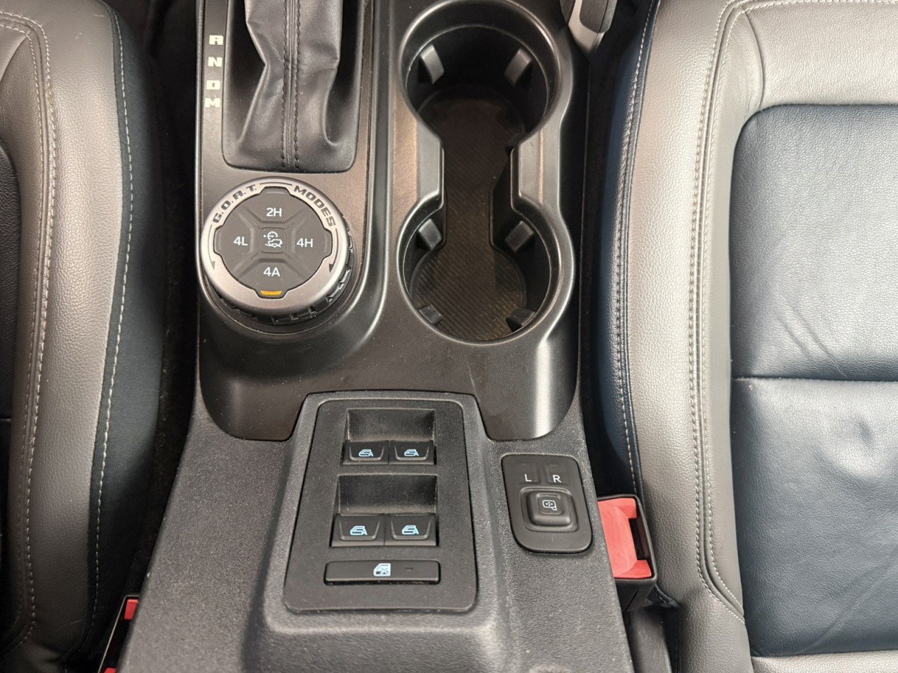 Certified 2022 Ford Bronco Outer Banks w/ Sasquatch Package AWD/4WD image 20