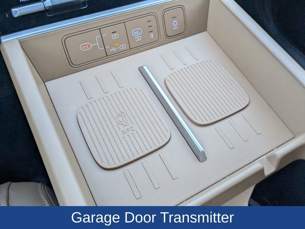 Used 2025 Hyundai Santa Fe Limited image 27