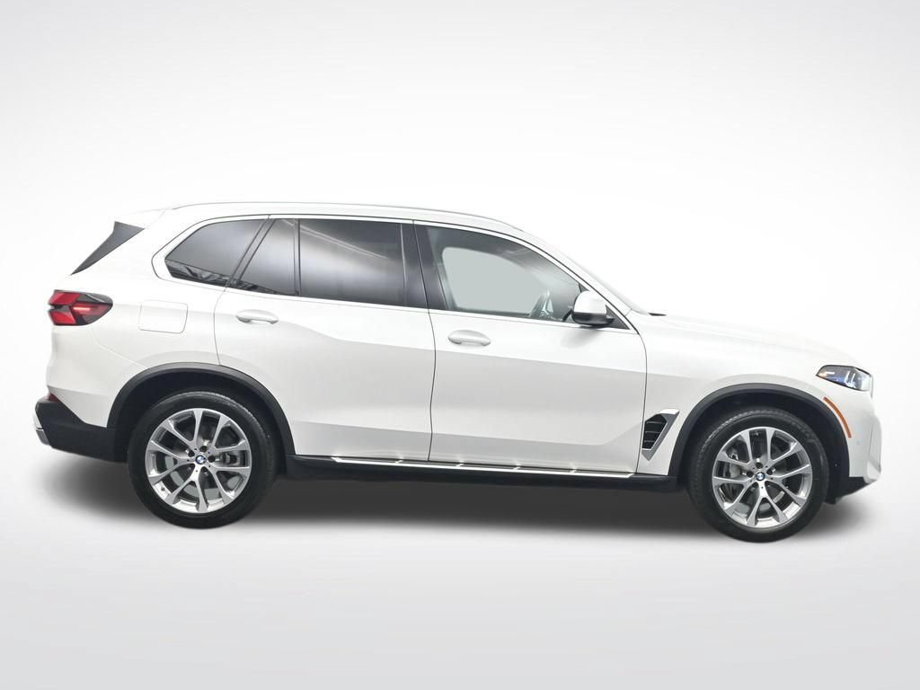 Used 2025 BMW X5 xDrive40i AWD/4WD image 4