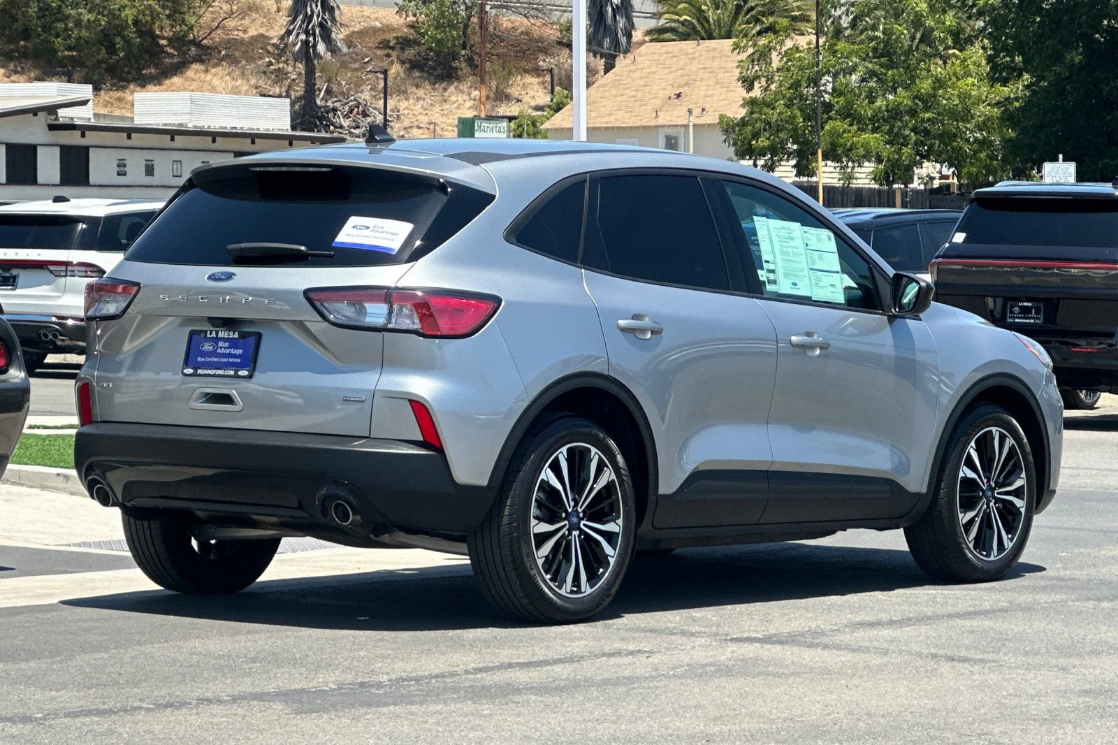 Certified 2022 Ford Escape SE w/ SE Sport Appearance Package FWD image 3