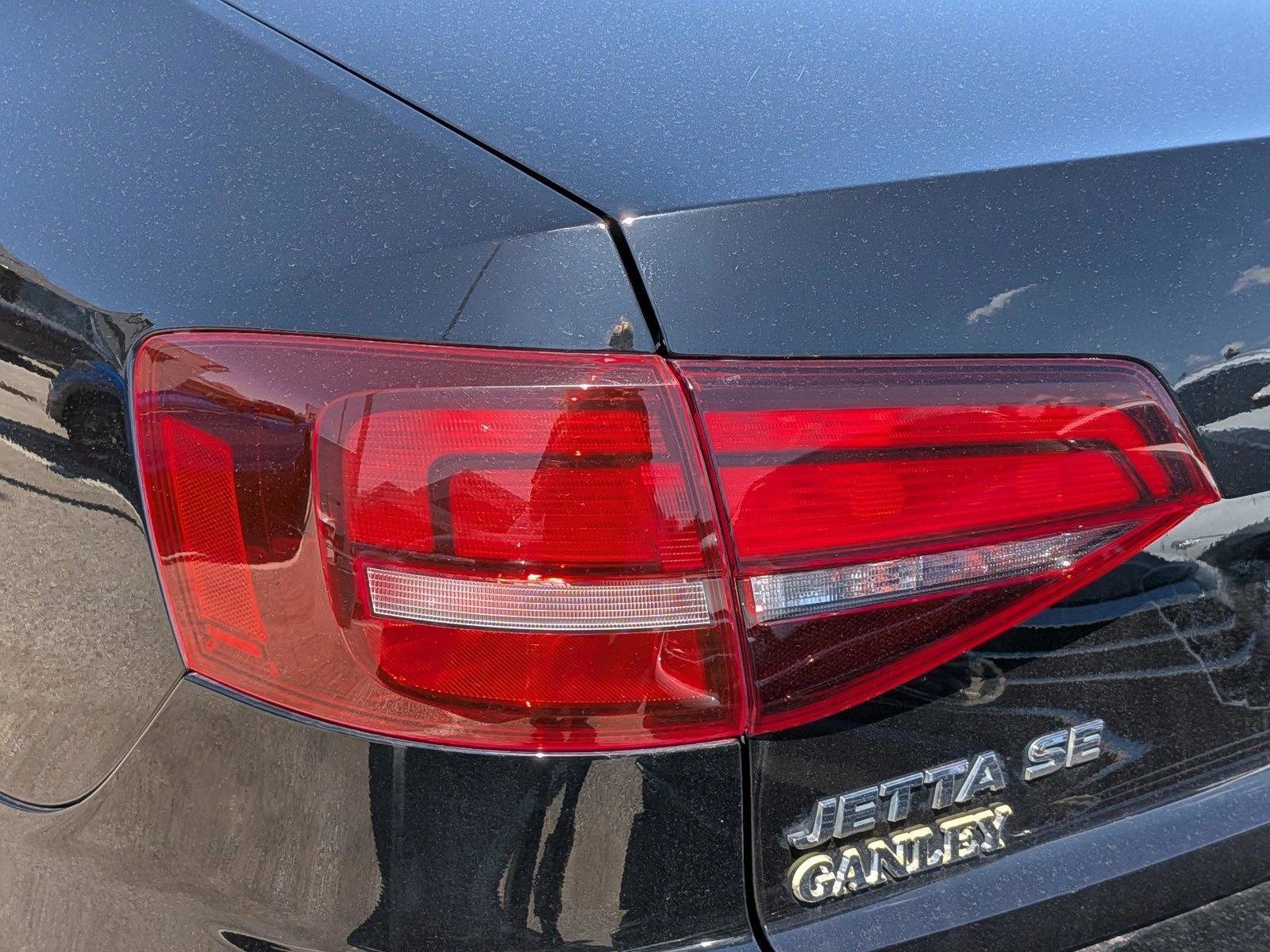 Used 2017 Volkswagen Jetta SE FWD image 13