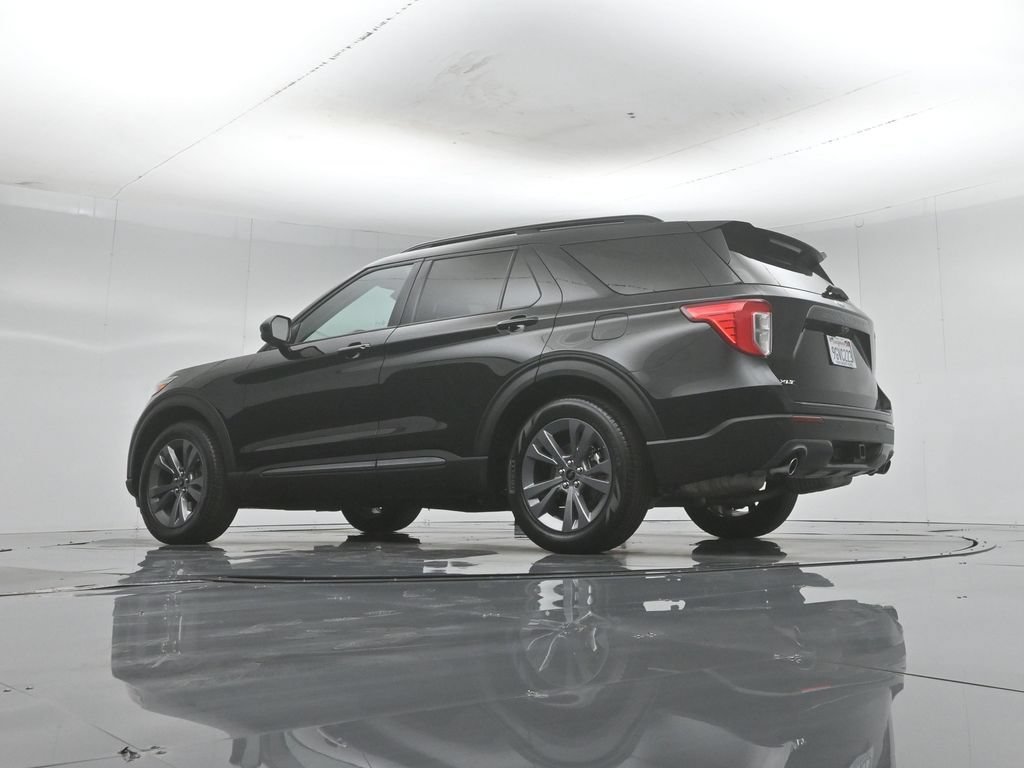 Certified 2023 Ford Explorer XLT w/ Equipment Group 202A RWD image 53