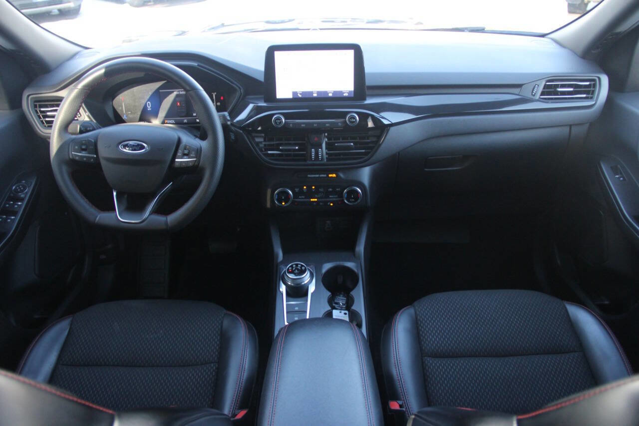 Certified 2025 Ford Escape ST-Line Select image 15