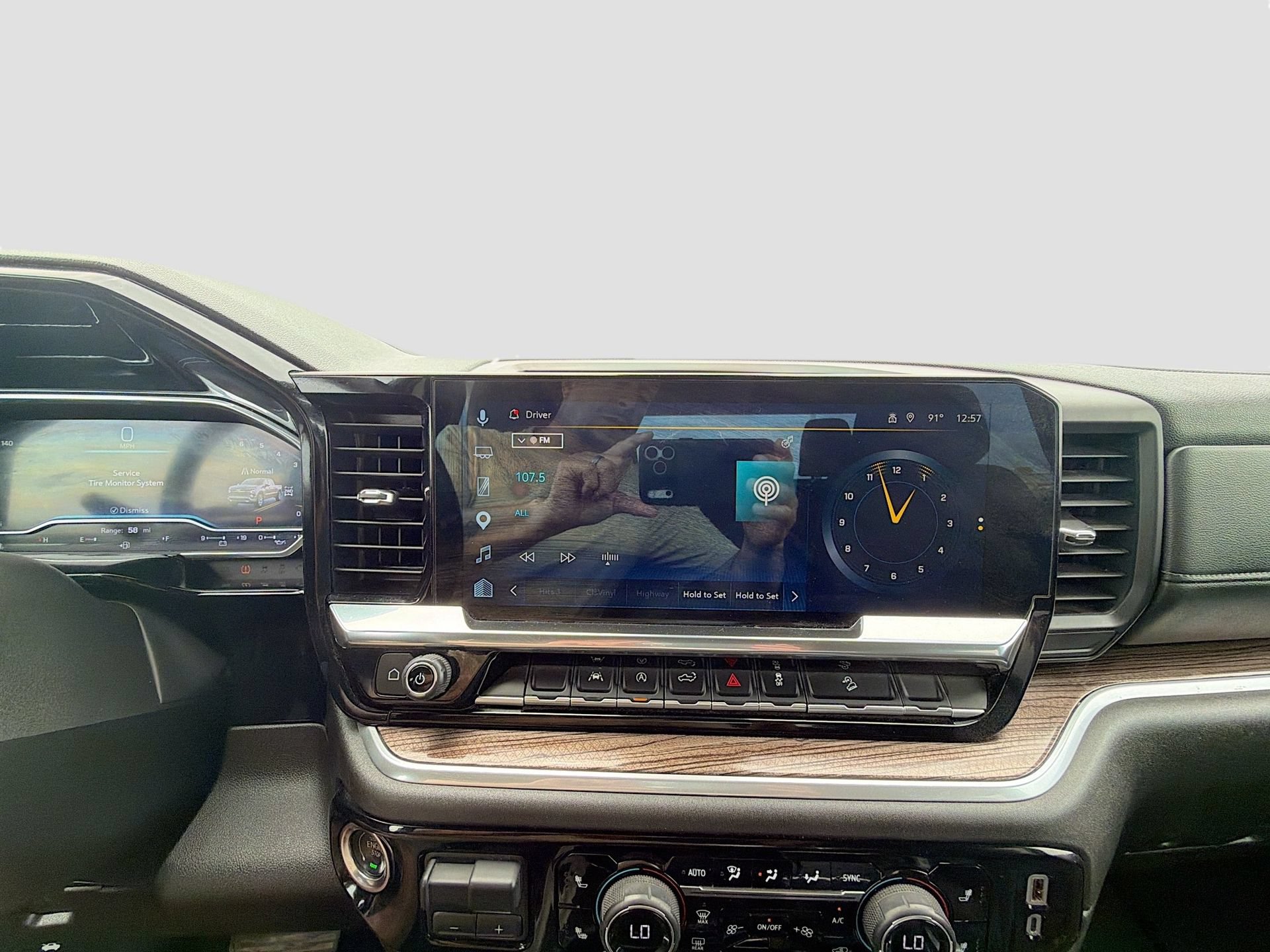 Used 2025 Chevrolet Silverado 1500 LT AWD/4WD image 20