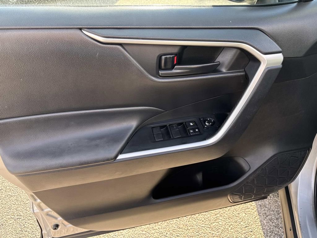 Used 2024 Toyota RAV4 LE image 15