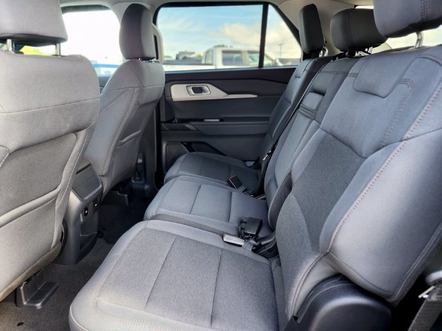 Certified 2025 Ford Explorer Active AWD/4WD image 16