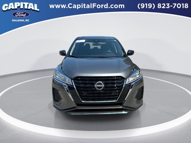 Used 2025 Nissan Kicks Play S FWD image 3