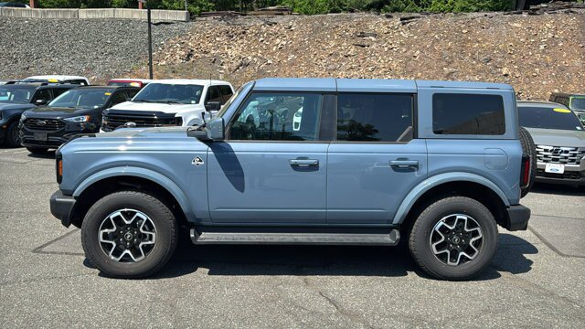 Certified 2025 Ford Bronco Outer Banks AWD/4WD image 2