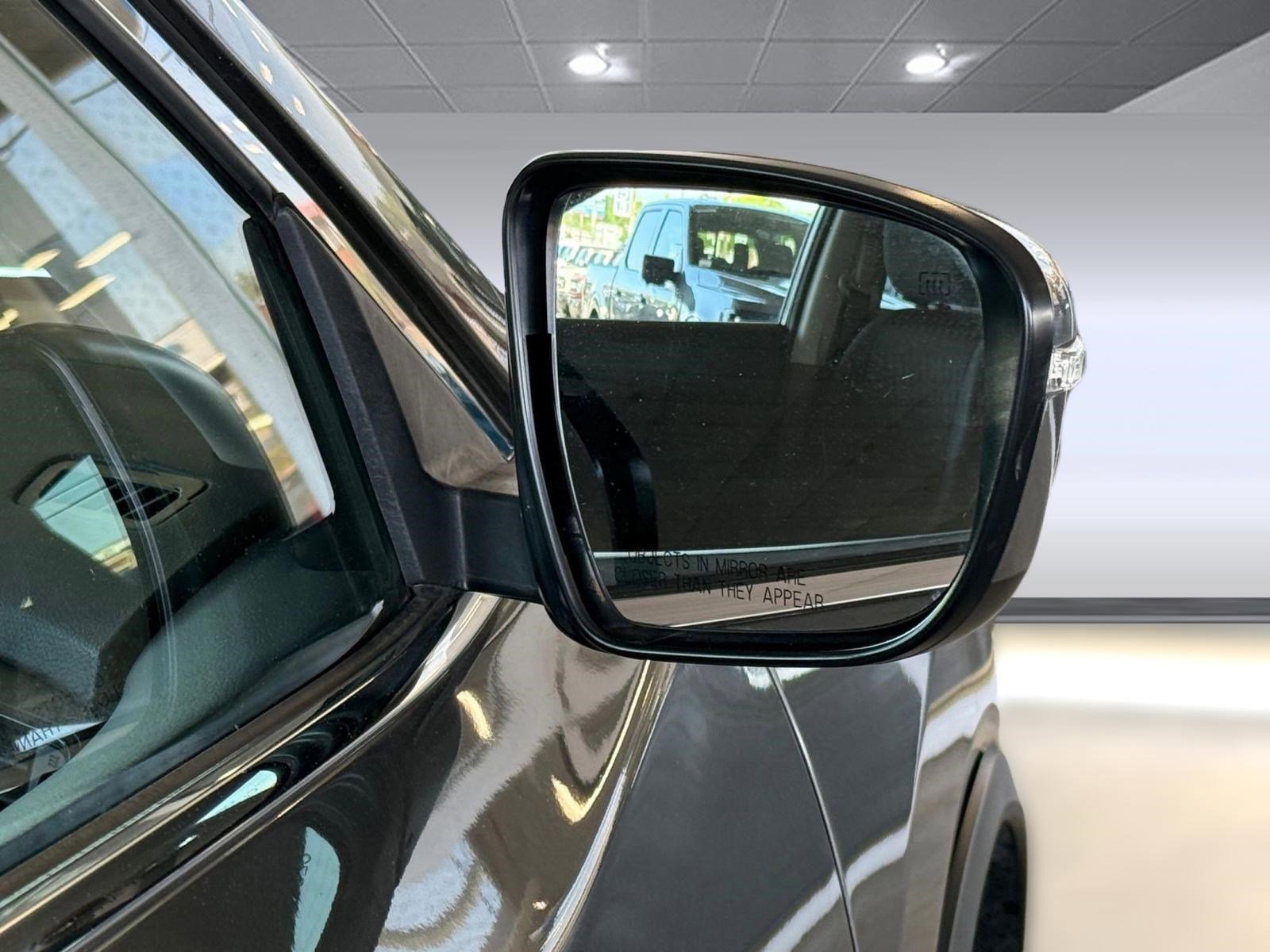 Used 2019 Nissan Rogue SV w/ Premium Package FWD image 32