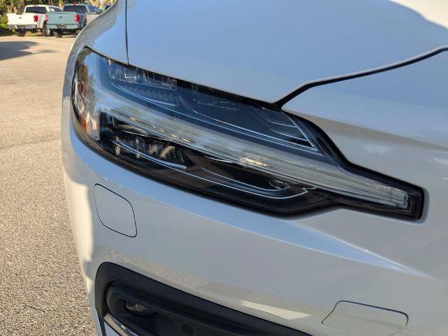 Used 2020 Volvo V60 T5 Inscription FWD image 10