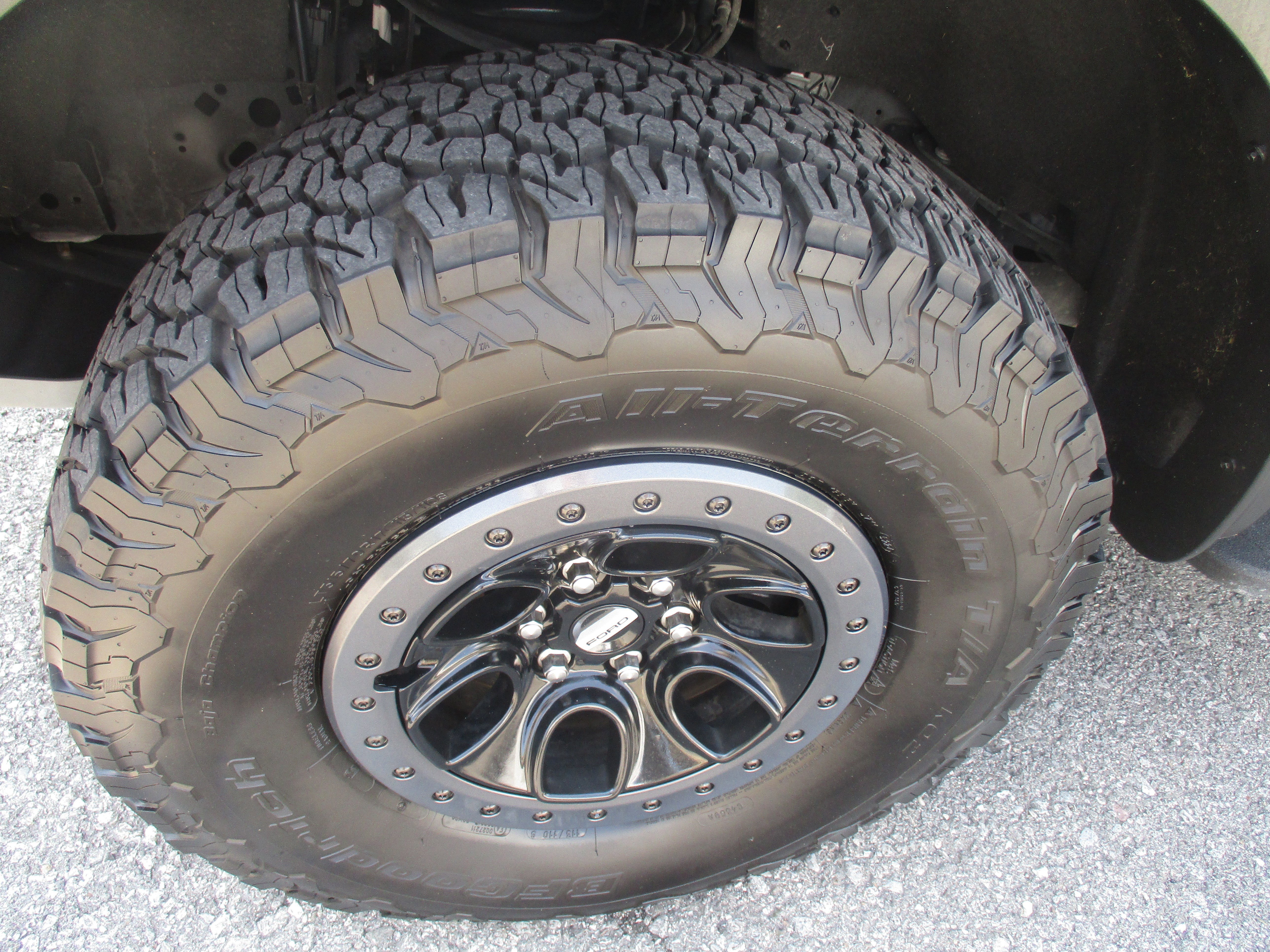 Certified 2023 Ford F150 Raptor w/ Raptor Carbon Fiber Package image 10