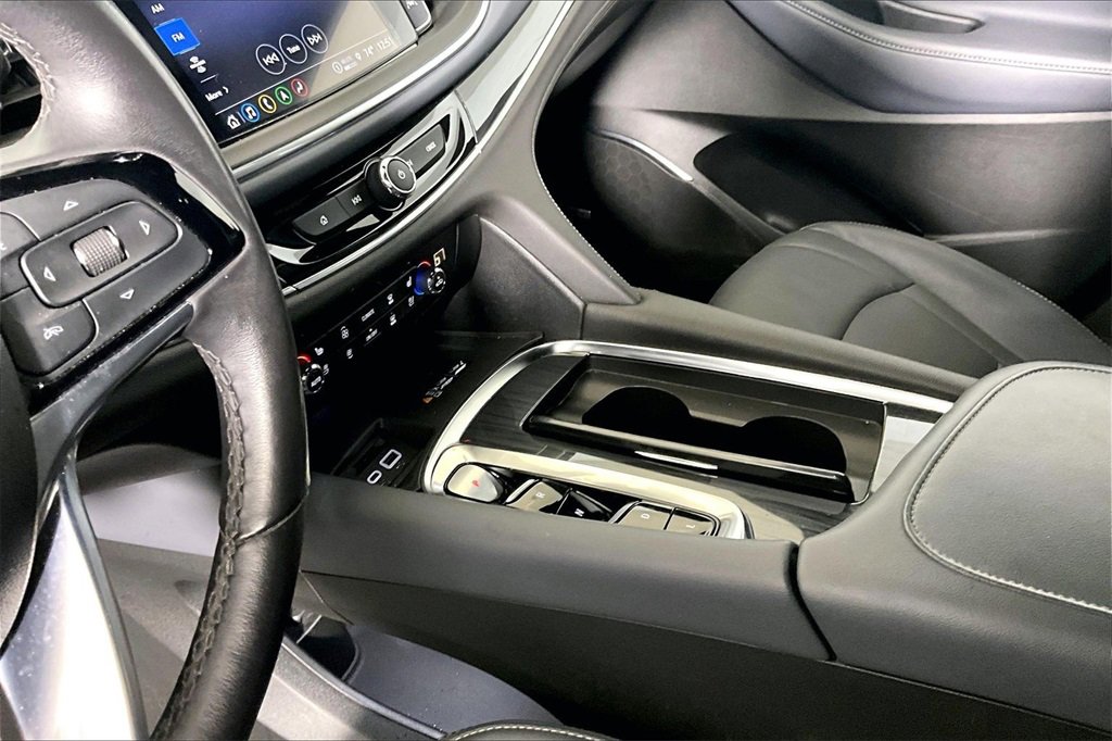 Used 2024 Buick Enclave Premium image 13