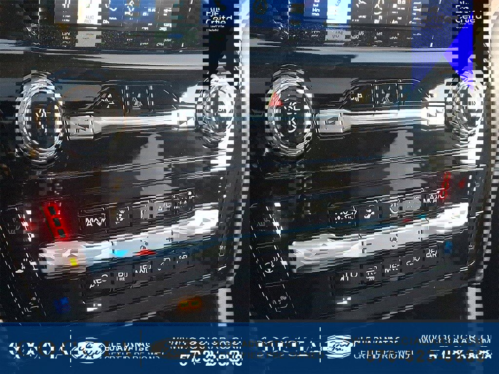 Certified 2024 Ford Explorer Platinum w/ Technology Package image 16