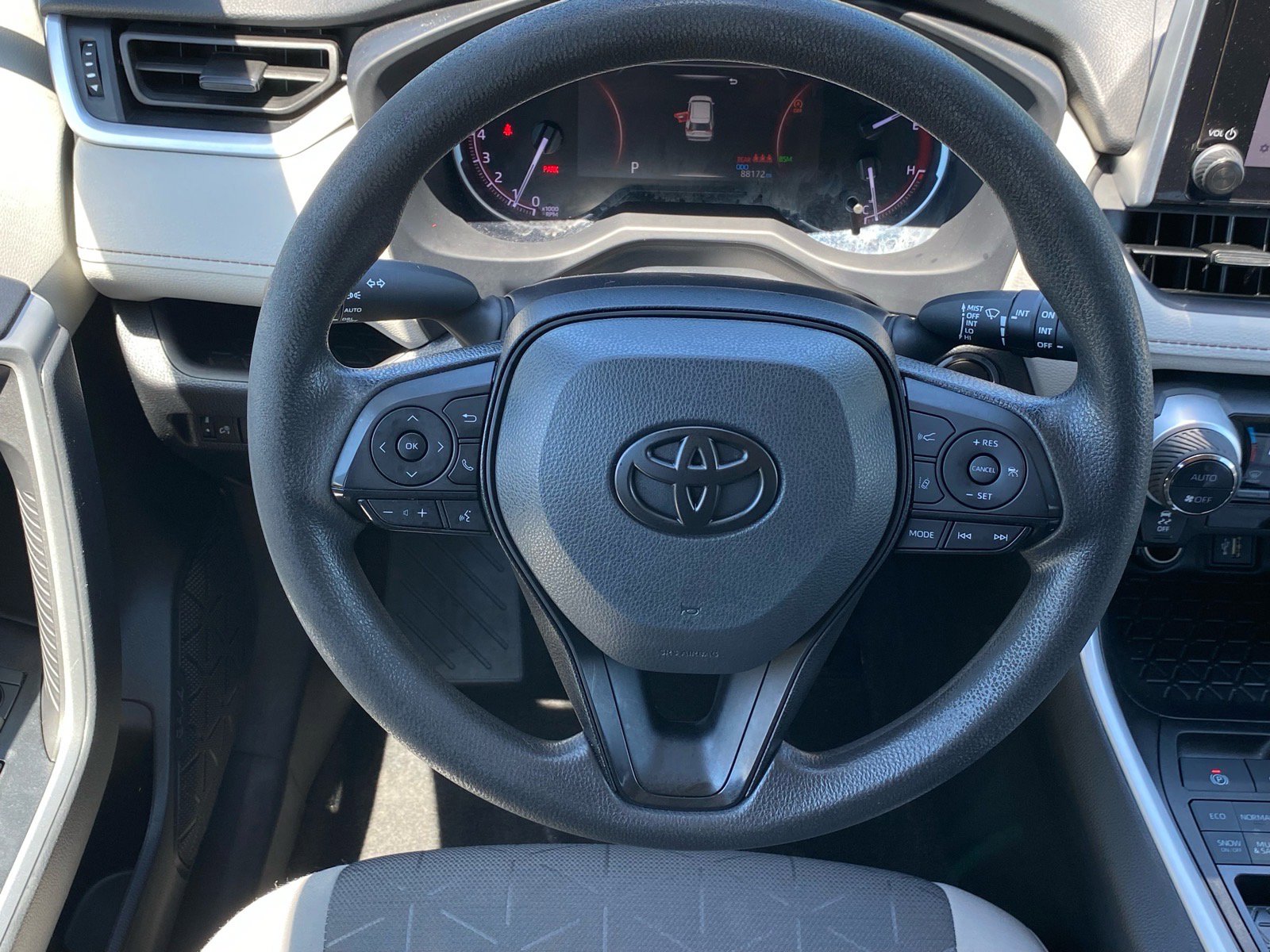 Used 2023 Toyota RAV4 XLE w/ Convenience Package AWD/4WD image 7